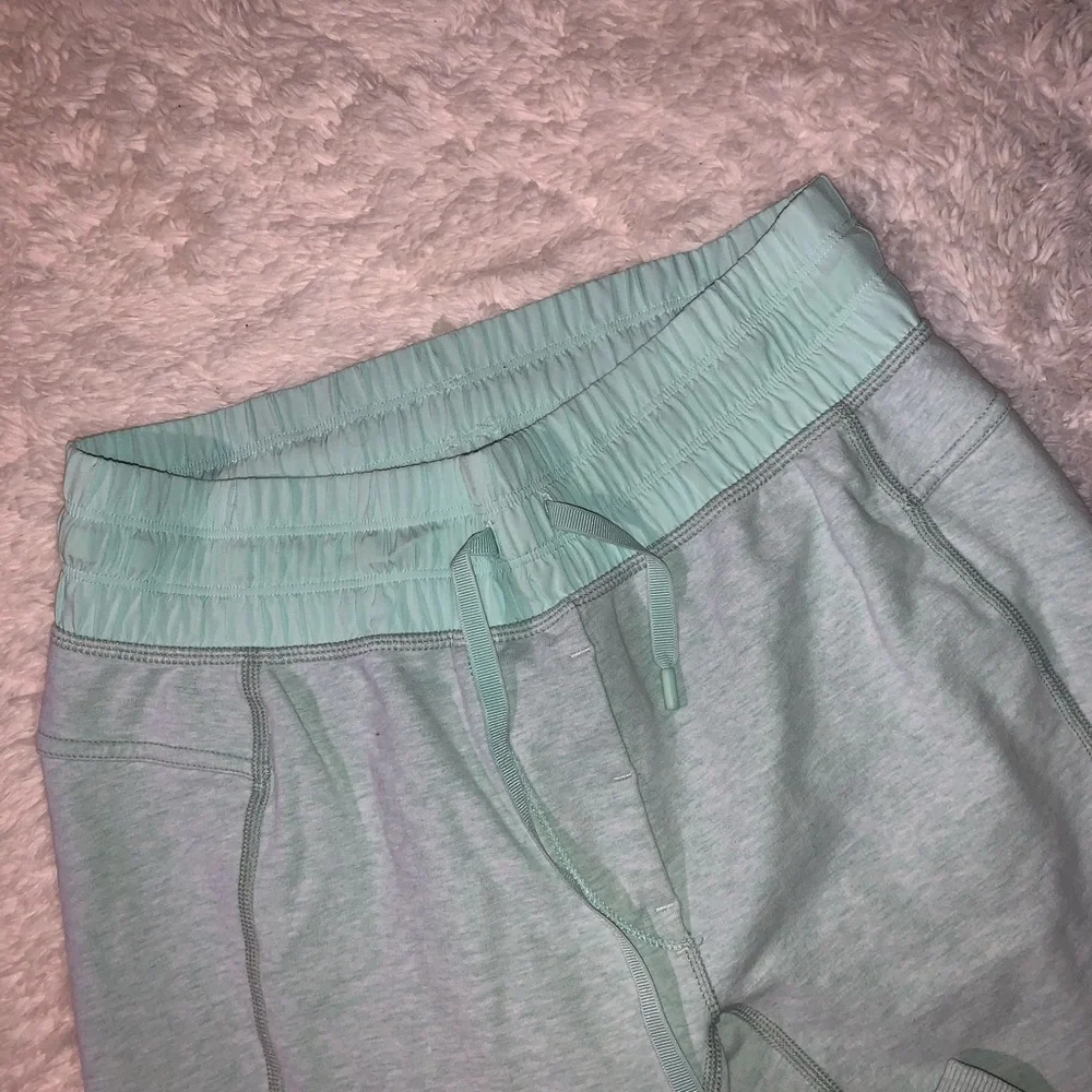 Lululemon Mint Joggers - Picture 4 of 7